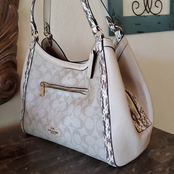 Like NEW Coach Exotic Signature Kristy Bsg - Picture 3 of 13